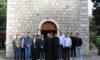 МАТУРАНТИ ЦЕТИЊСКЕ БОГОСЛОВИЈЕ СА СВОЈИМ ПРОФЕСОРИМА НА ПРОСЛАВИ СВЕТОГ СТЕФАНА ШТИЉАНОВИЋА У БЕЧИЋИМА